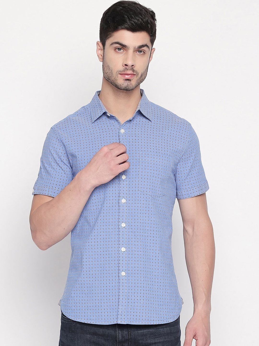 

Kenneth Cole Men Blue & Black Regular Fit Self Design Casual Shirt