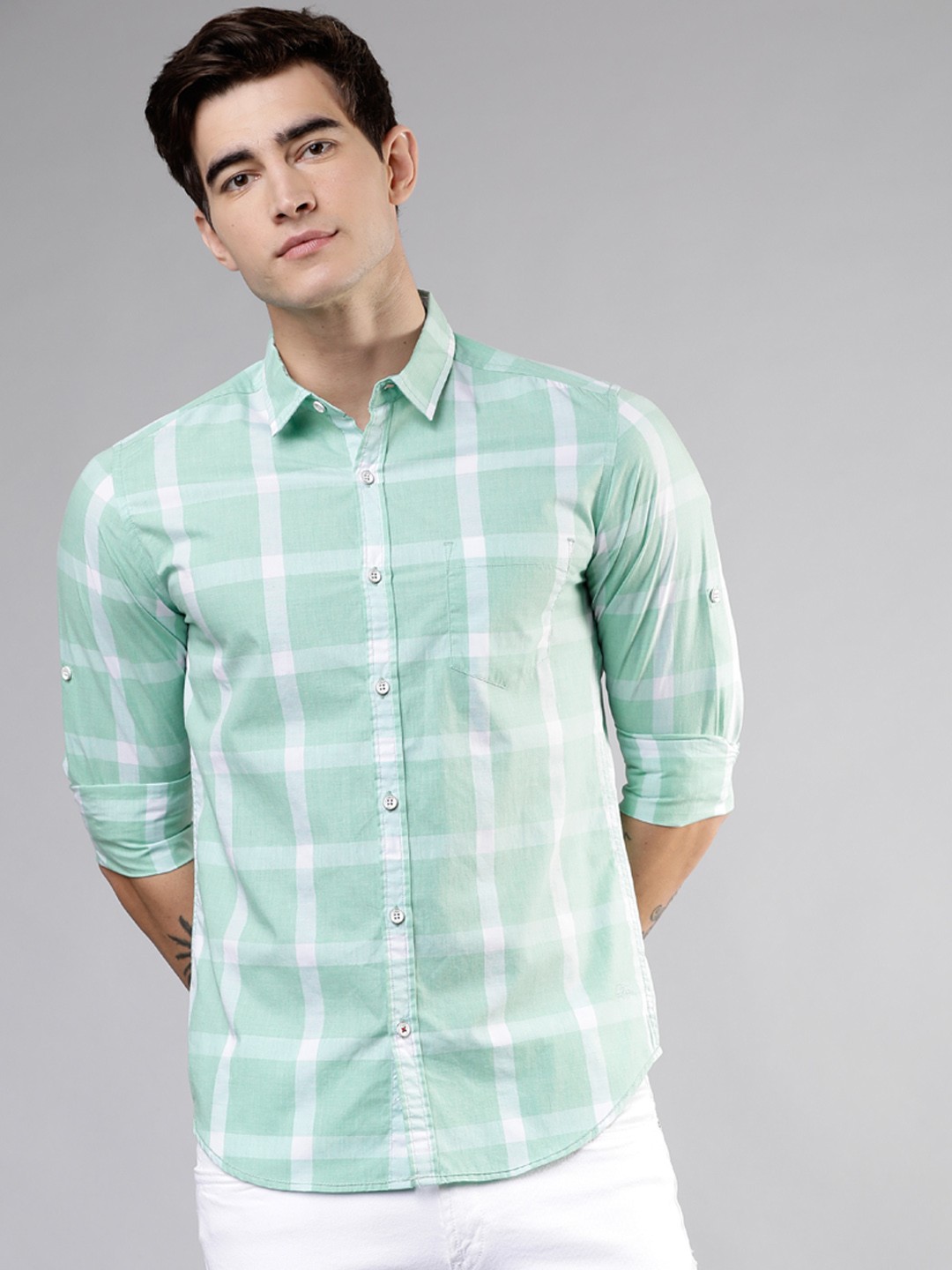 

LOCOMOTIVE Men Green & White Slim Fit Checked Casual Shirt