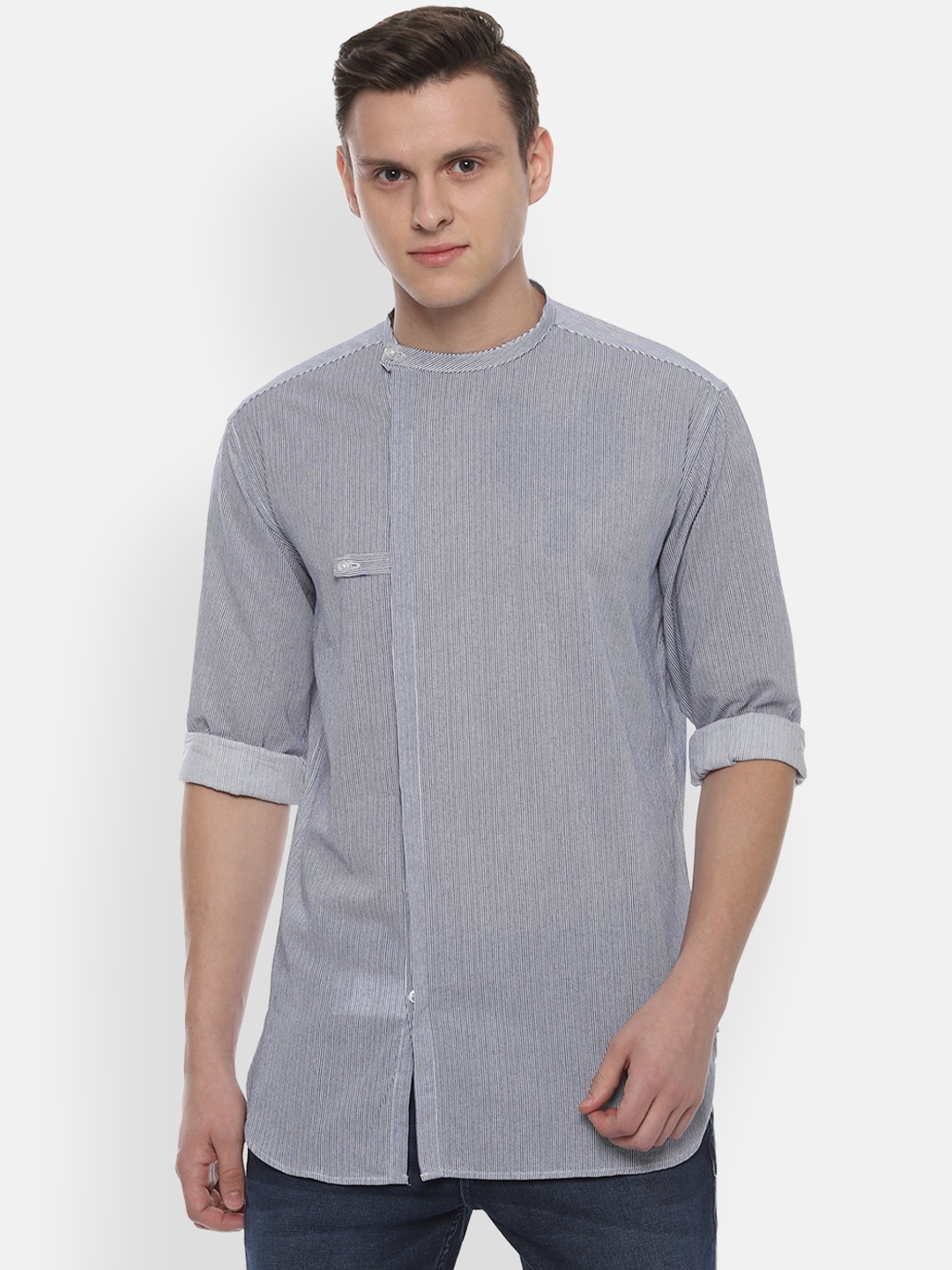 

V Dot Men Blue Slim Fit Striped Casual Shirt