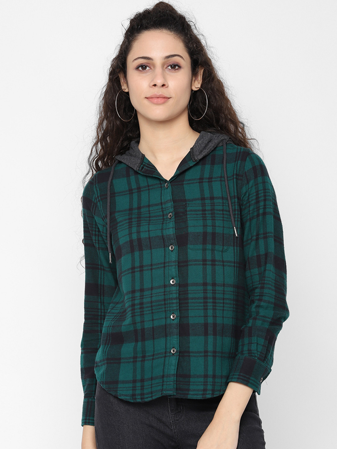 

People Women Green & Black Regular Fit Checked Casual Shirt