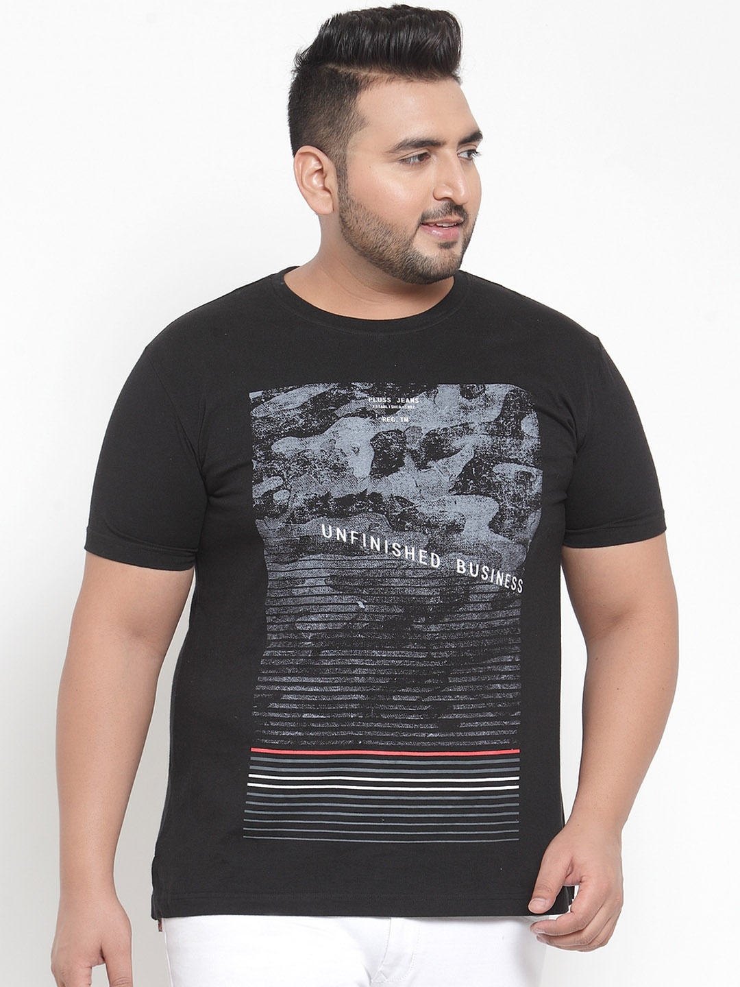 

plusS Men Black Printed Round Neck Pure Cotton T-shirt