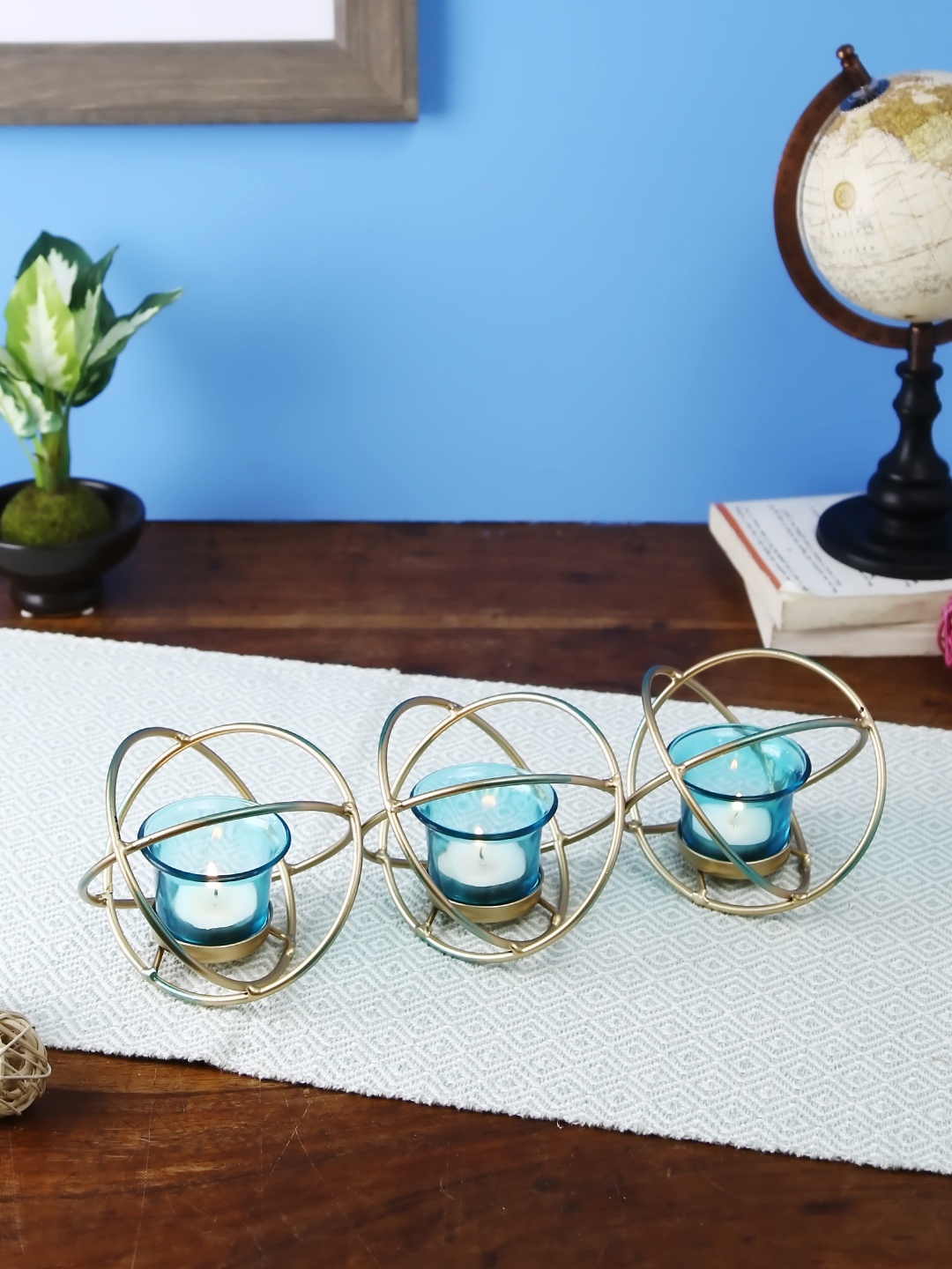 

HOSLEY Gold-Toned & Blue Table Candle Holder With Tea Lights