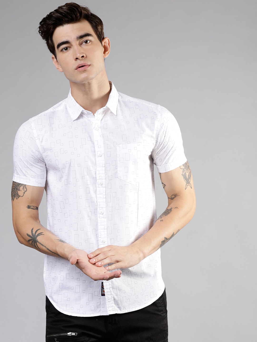 

LOCOMOTIVE Men Off-White & Grey Slim Fit Printed Casual Shirt
