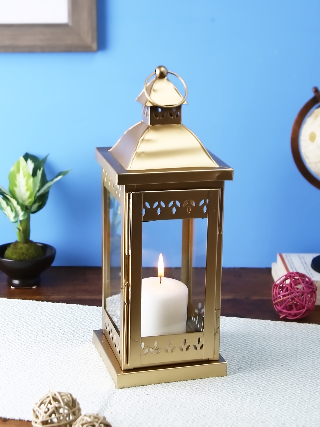

HOSLEY Gold-Toned & Transparent Table Candle Holder With Tea Lights
