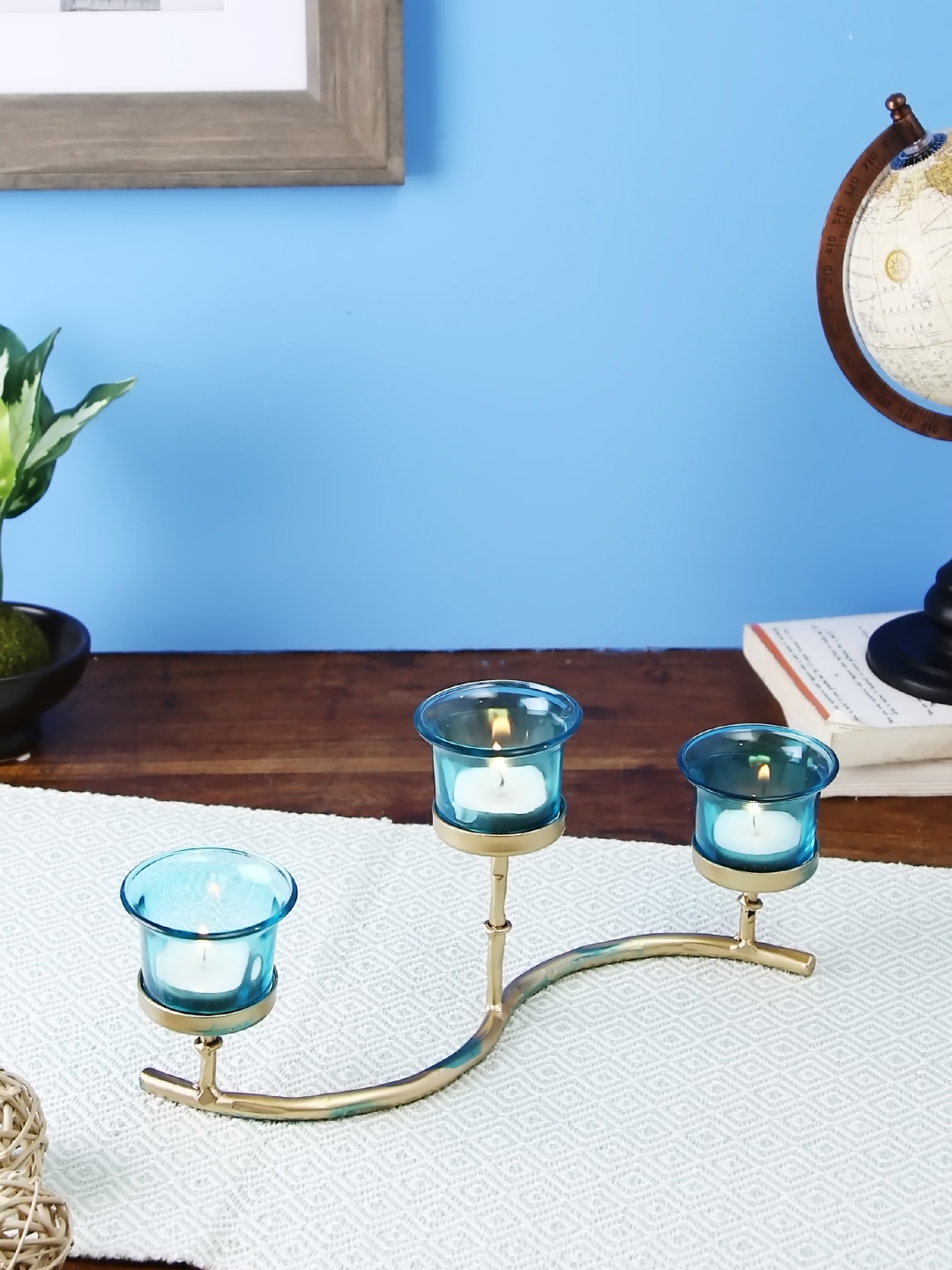 

HOSLEY Gold-Toned & Blue Table Candle Holder With Tea Lights
