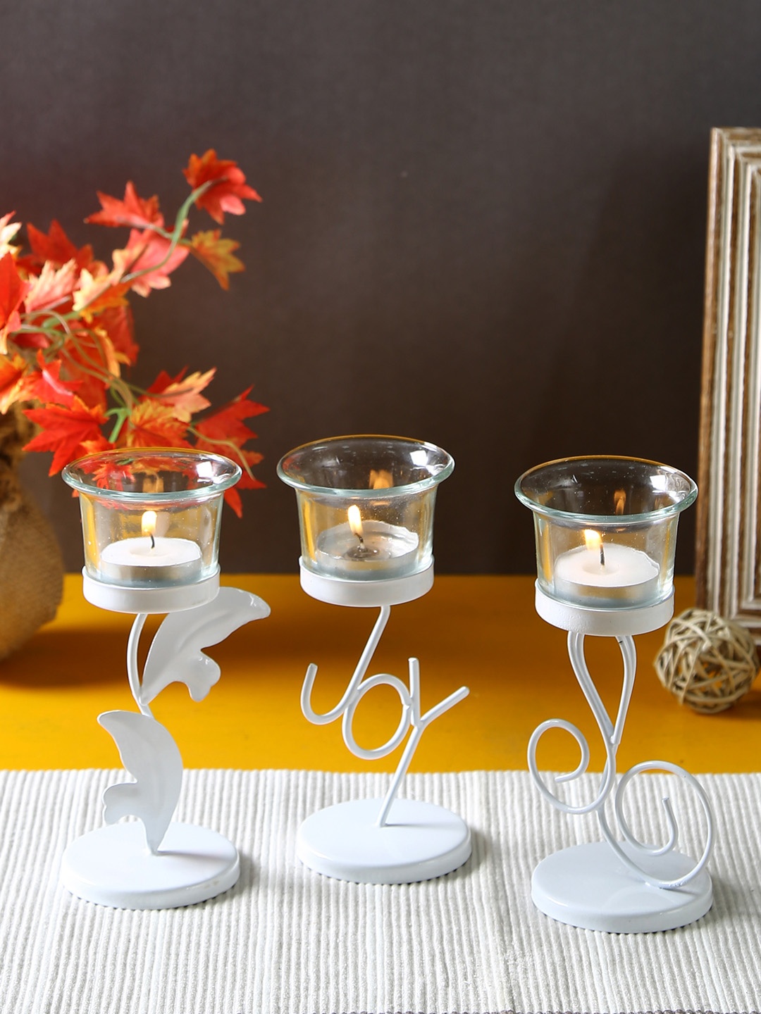 

HOSLEY Set of 3 White & Transparent Table Candle Holder With Tea Lights