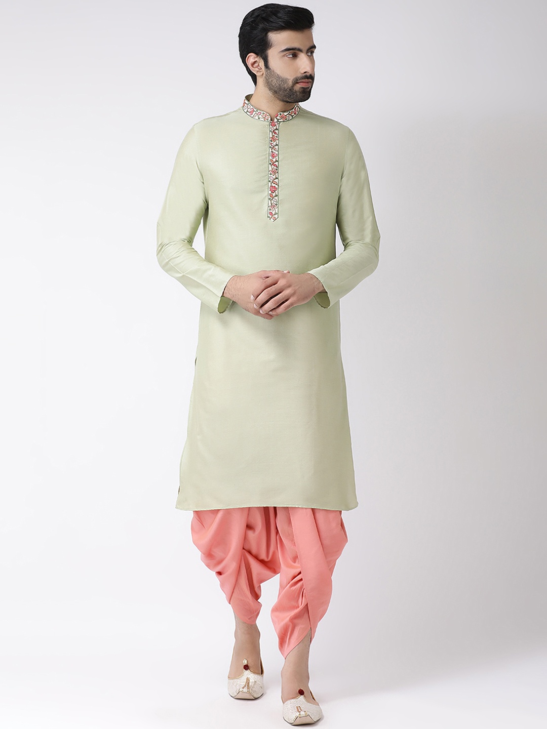 

KISAH Men Solid Regular Fit Thread Work Kurta, Green