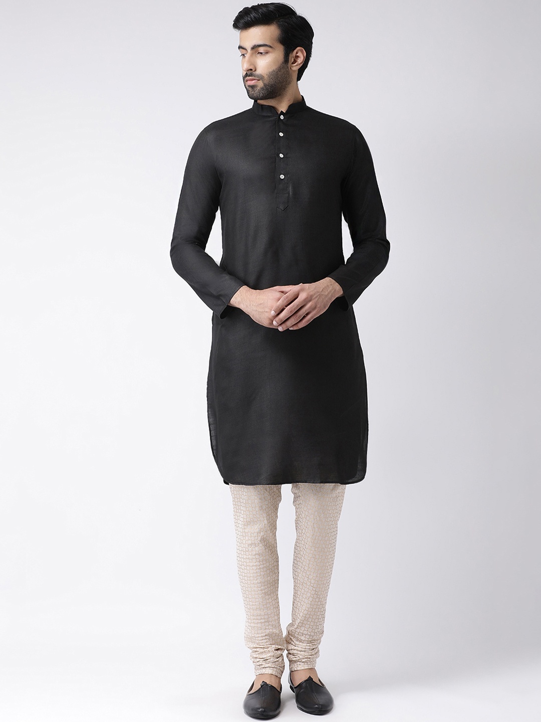 

KISAH Men Black Solid Straight Kurta