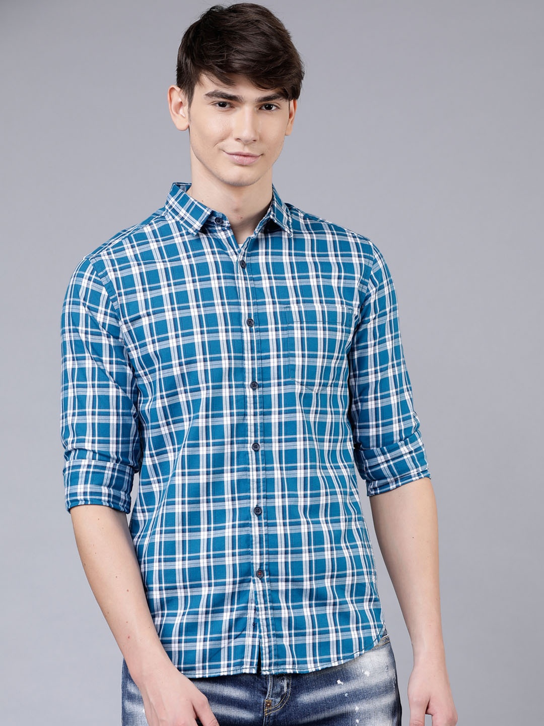 

LOCOMOTIVE Men Blue & White Slim Fit Checked Casual Shirt