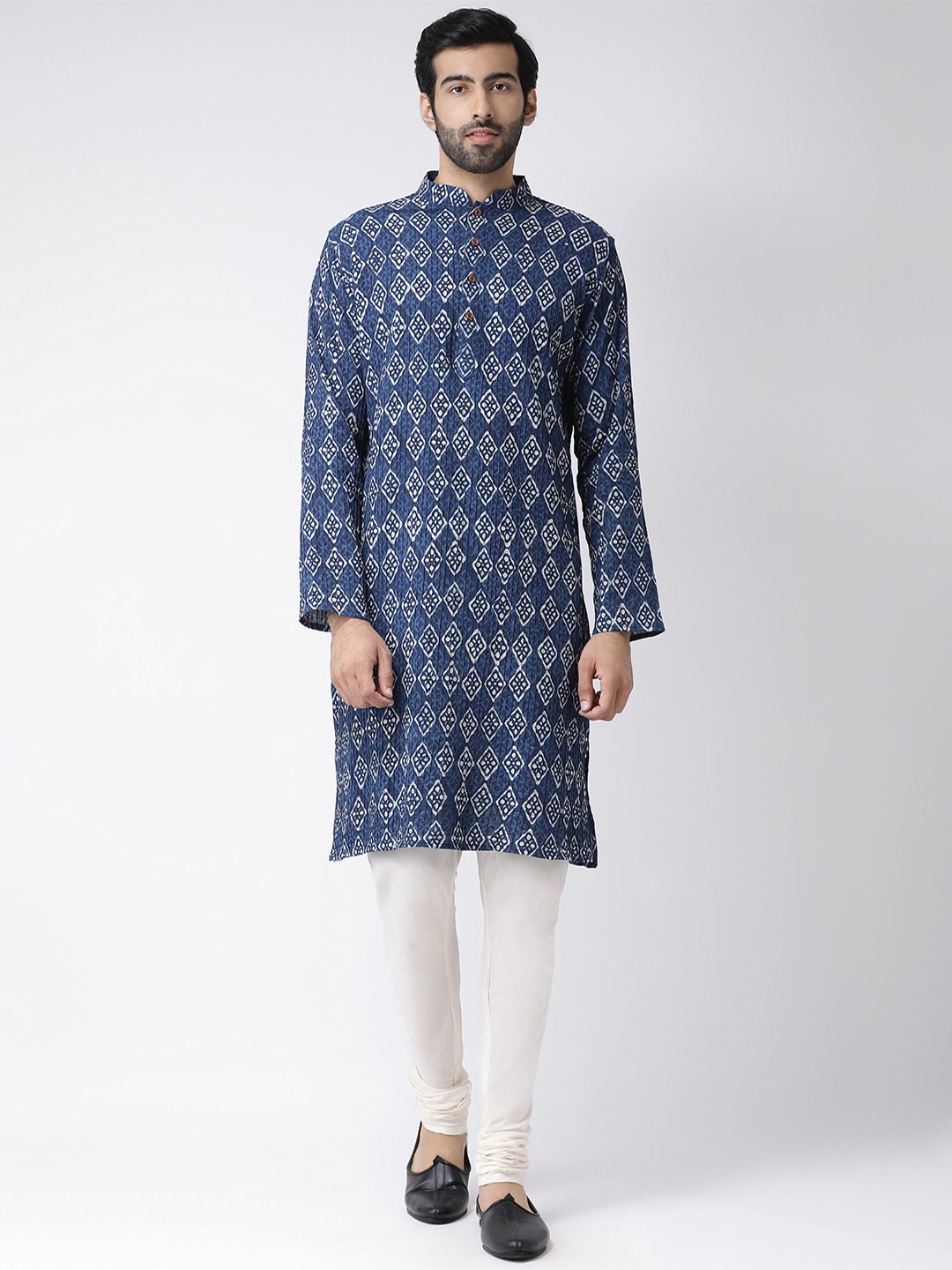 

KISAH Men Blue & White Printed Kurta with Churidar