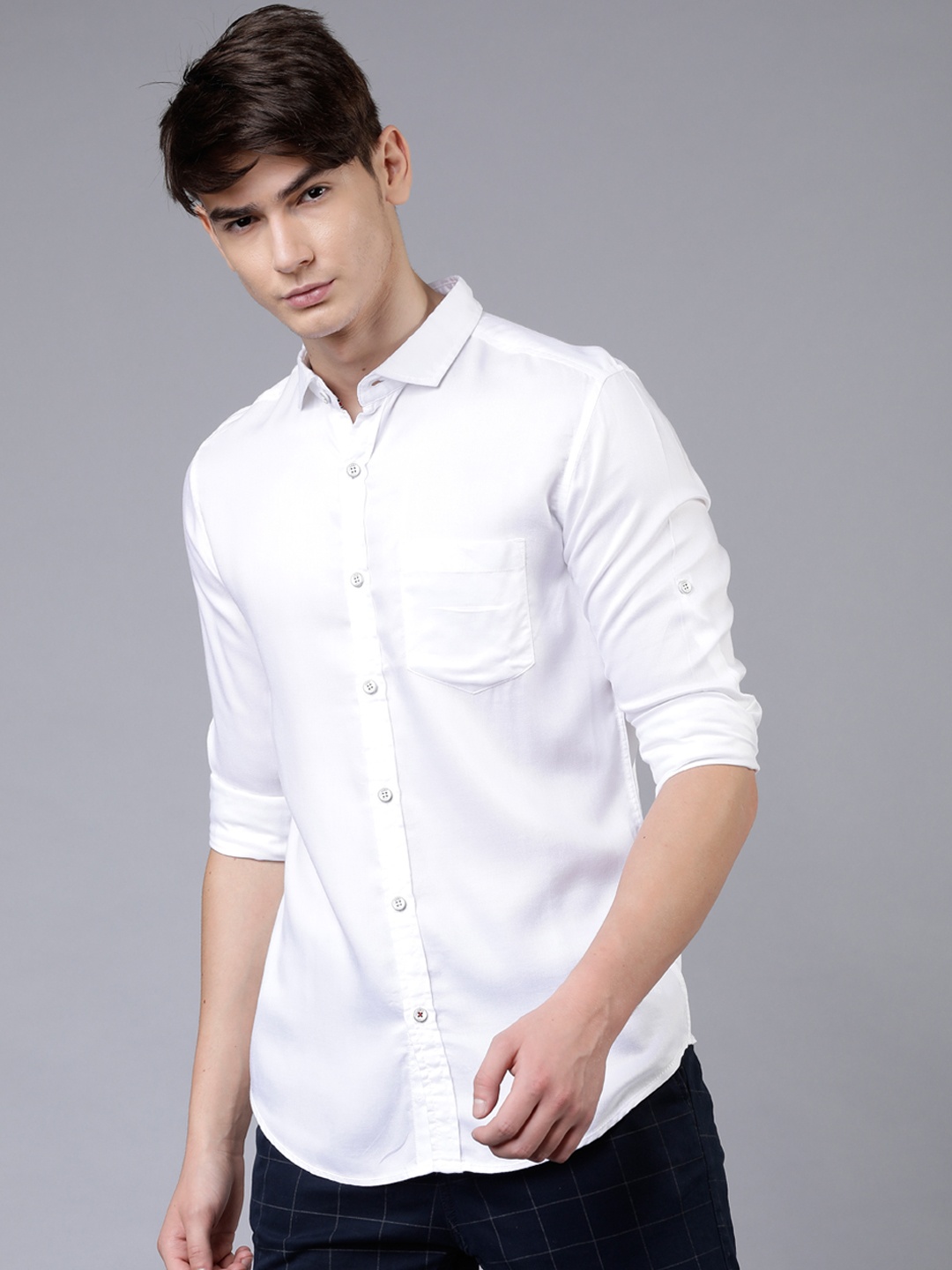 

LOCOMOTIVE Men White Slim Fit Solid Casual Shirt