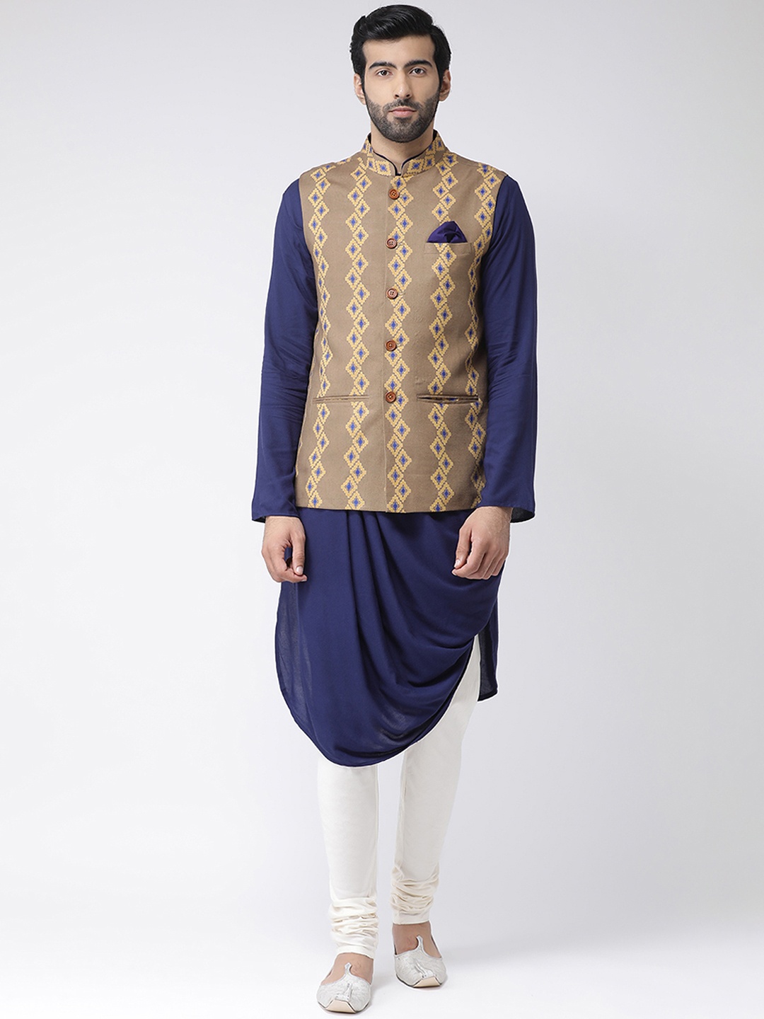 

KISAH Men Blue Solid Kurta with Churidar