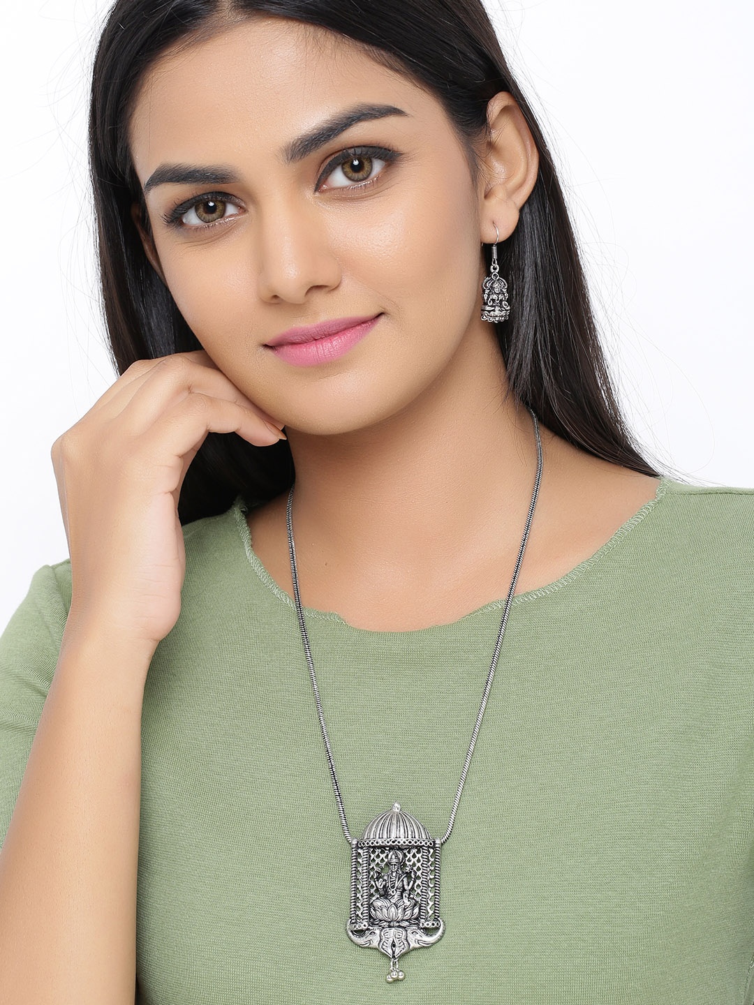 

Silvermerc Designs Silver-Plated Handcrafted Temple Jewellery Set