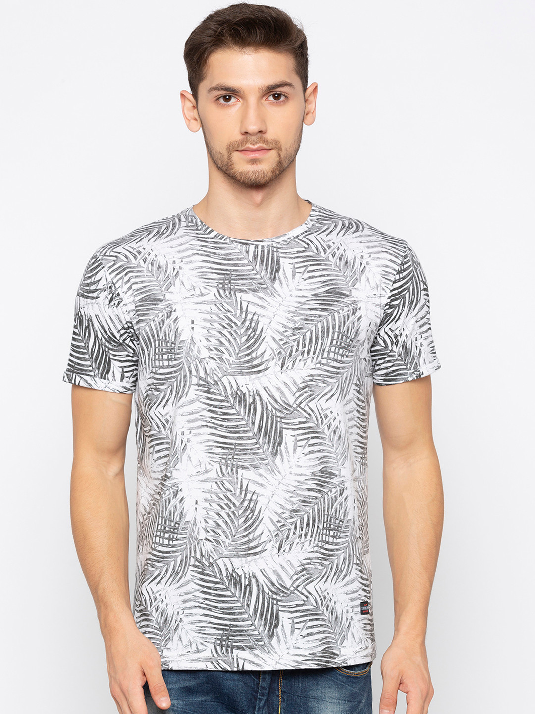 

Status Quo Men White Grey Slim Fit Printed Round Neck Pure Cotton T-shirt