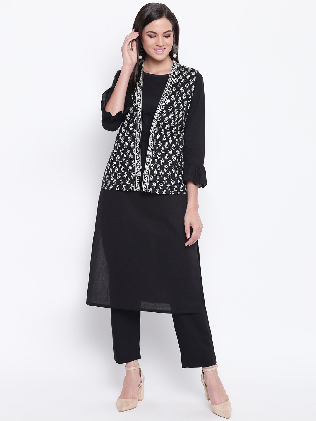 

FABNEST Women Black & White Printed Layered Kurta with Trousers