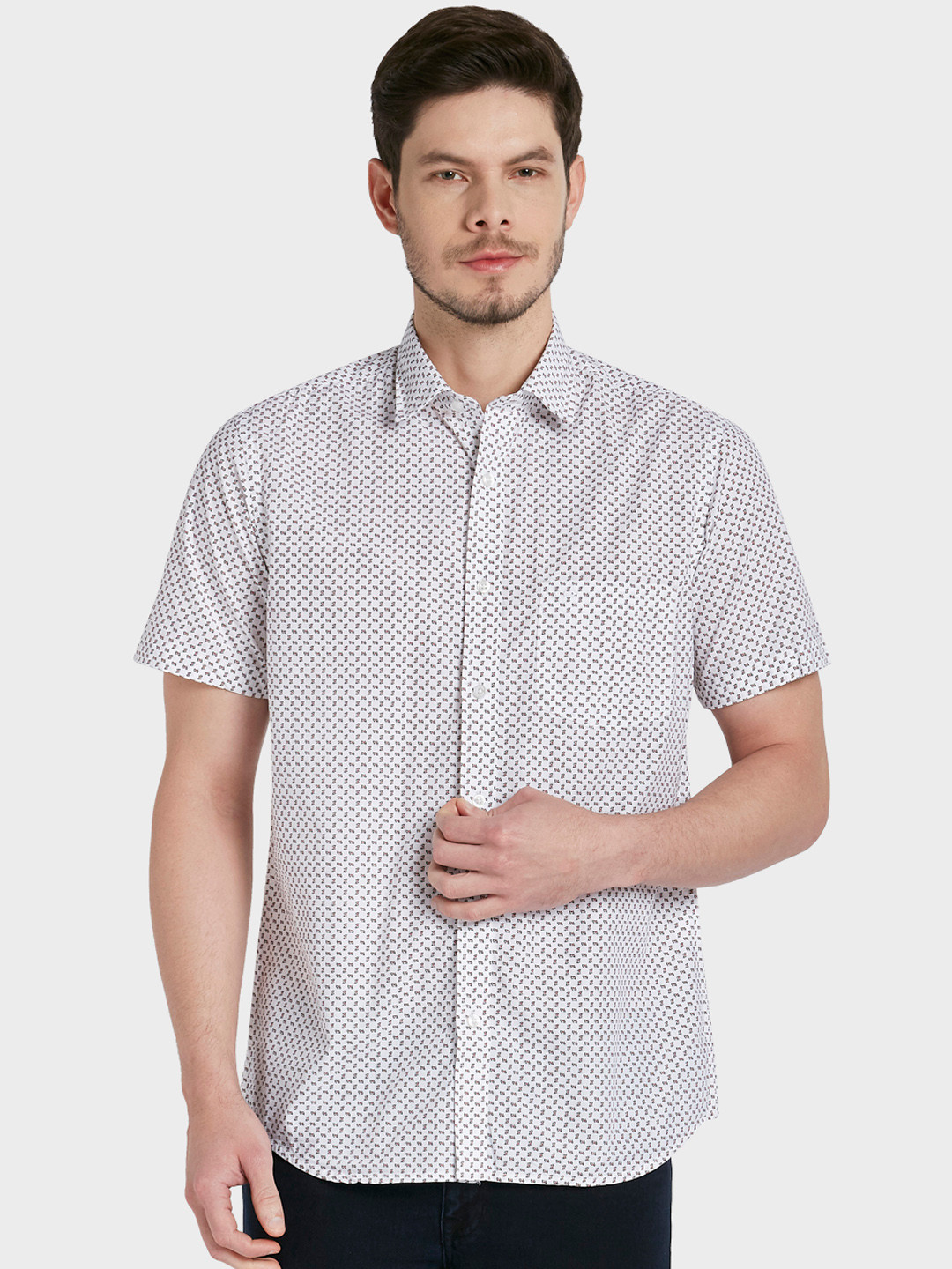 

ColorPlus Men White & Red Tailored Fit Printed Casual Shirt
