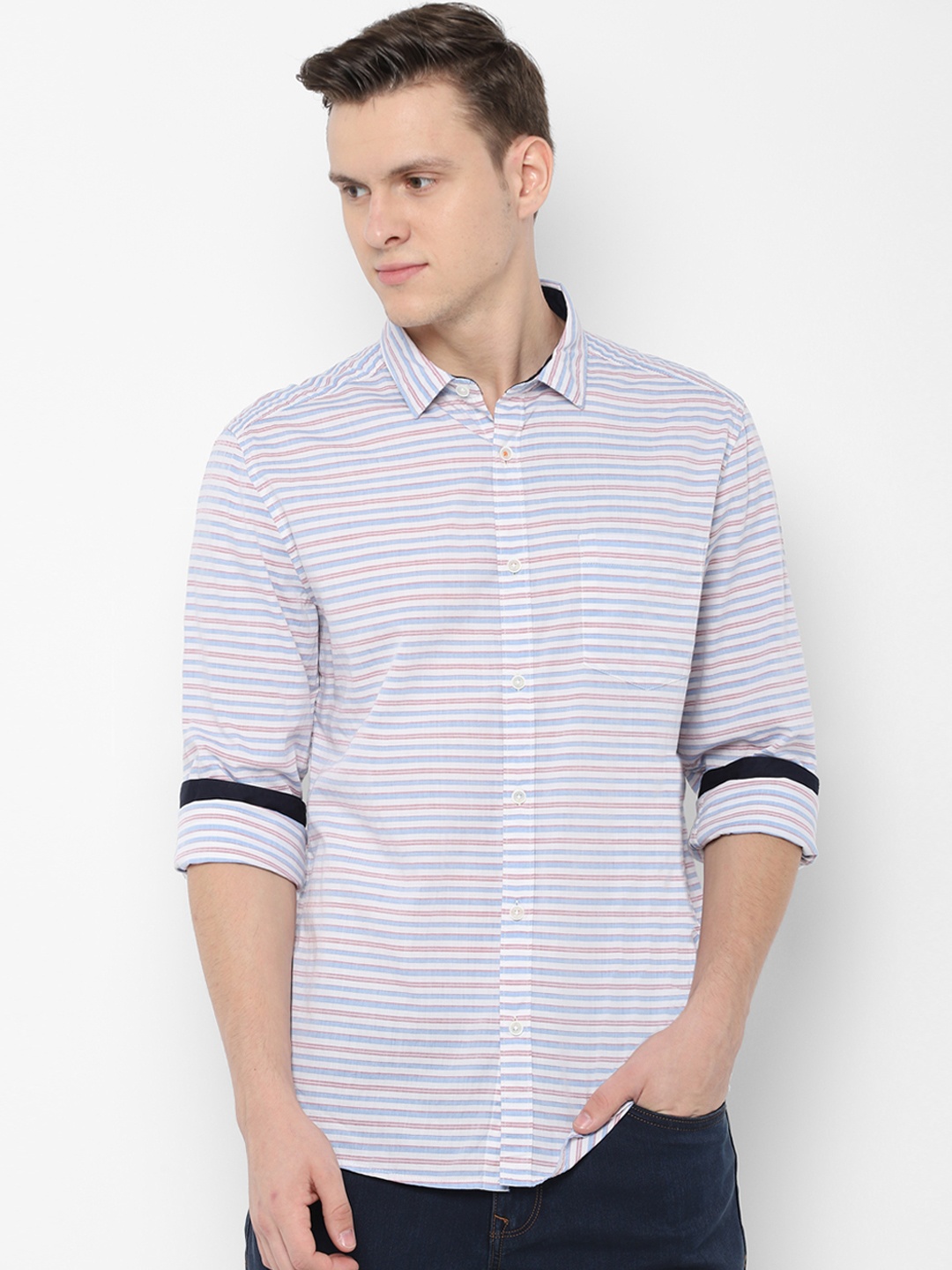 

People Men White & Blue Regular Fit Striped Casual Shirt
