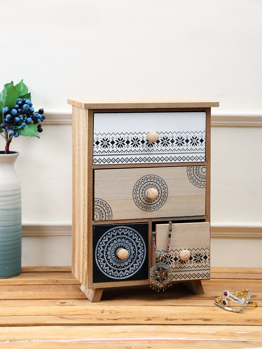 

Aapno Rajasthan Beige Tribal Printed Wooden Jewellery Organiser