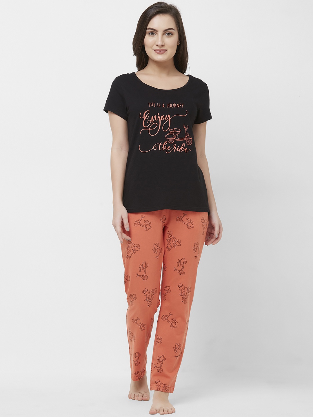 

Mystere Paris Women Black & Orange Printed Night Suit