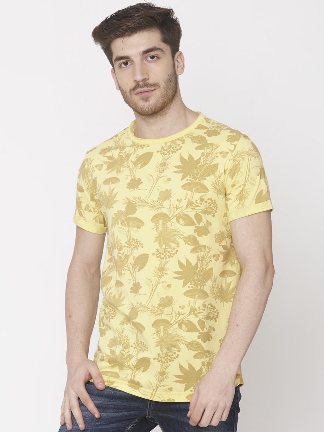 

Mufti Men Yellow Slim Fit Printed Round Neck Pure Cotton T-shirt