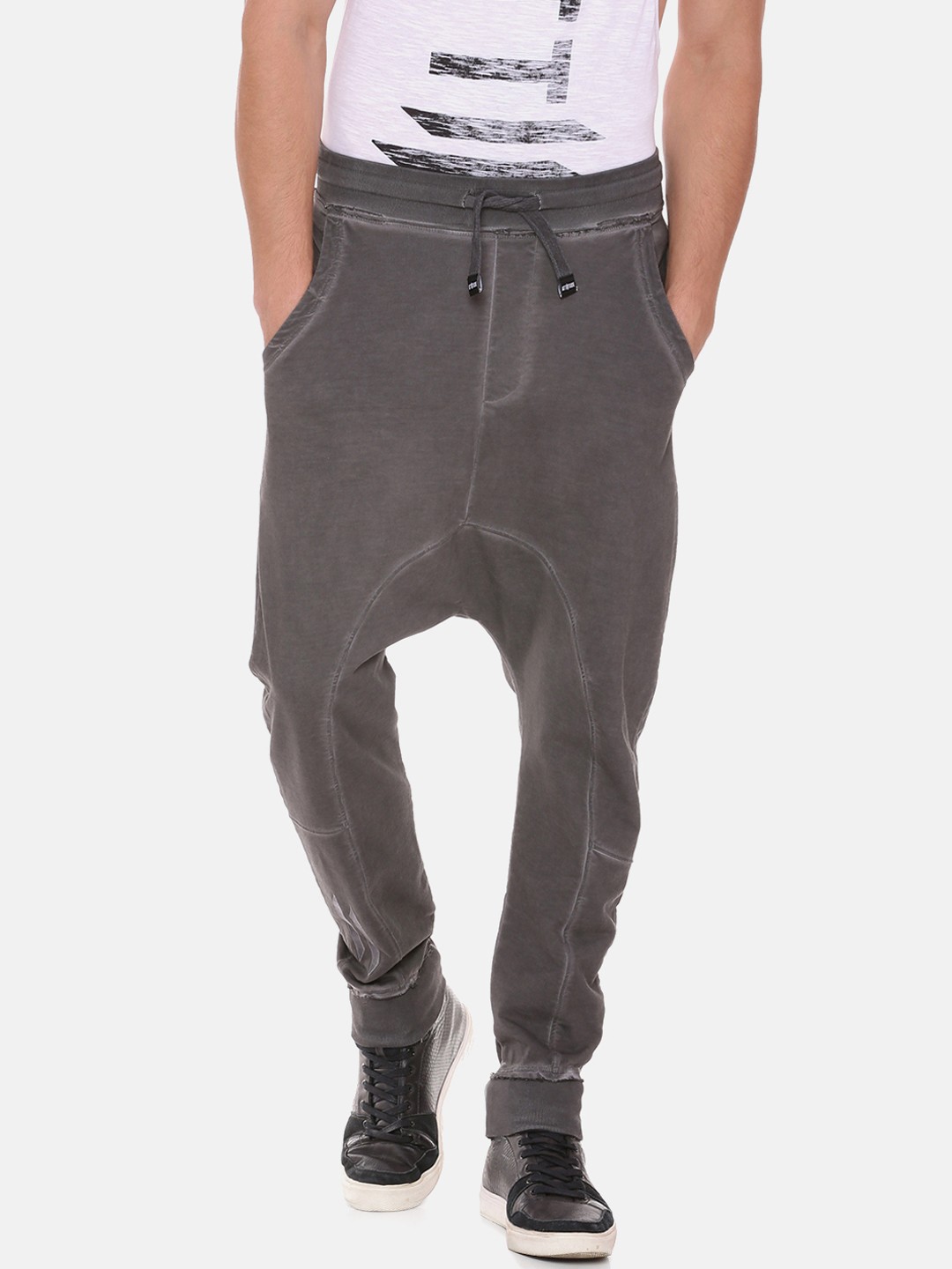 

ATTIITUDE Men Charcoal Grey Slim Fit Solid Pure Cotton Joggers