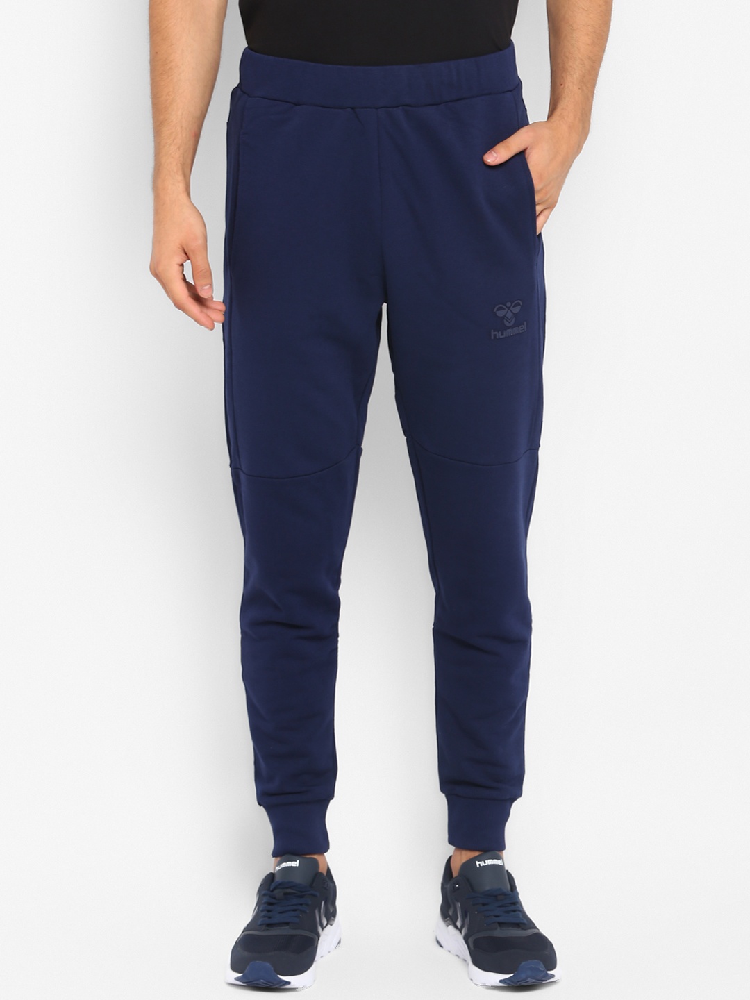 

Hummel Men Navy Blue Solid Urzaiz Joggers