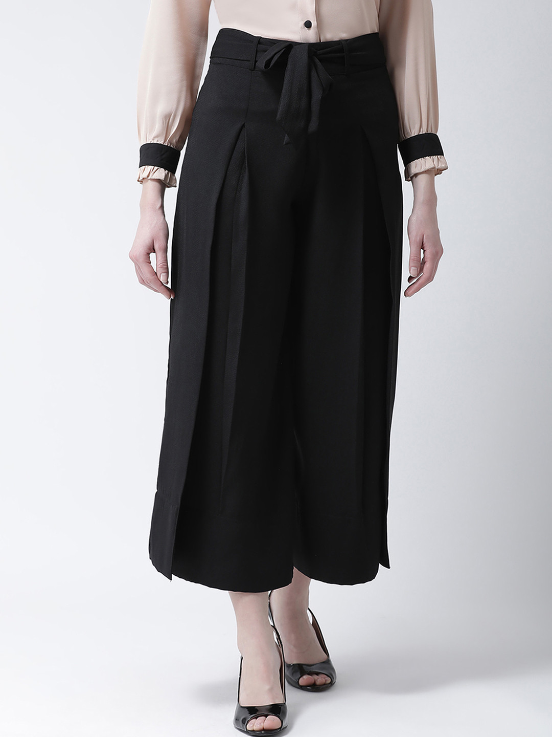 

KASSUALLY Women Black Regular Fit Solid Parallel Trousers