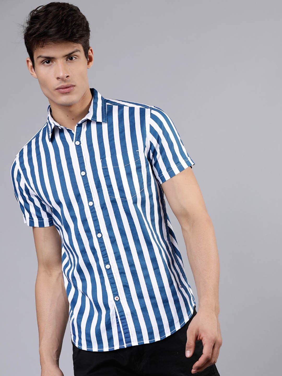 

LOCOMOTIVE Men Blue & White Slim Fit Striped Casual Shirt