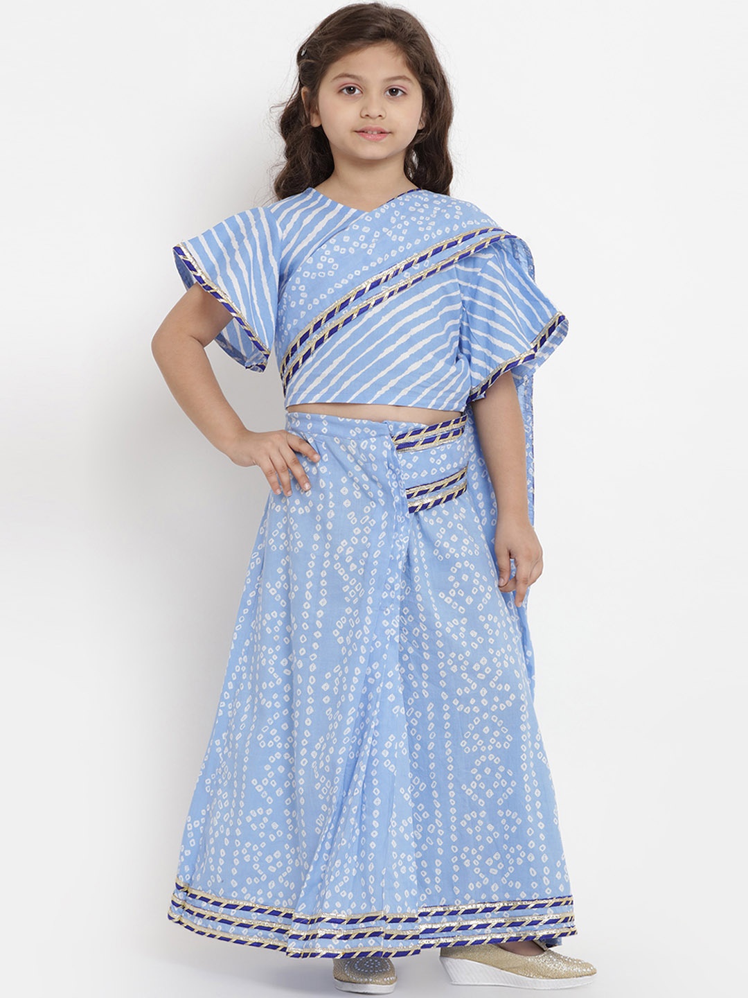 

Bitiya by Bhama Girls Blue & White Printed Bandhej Saree With Blouse