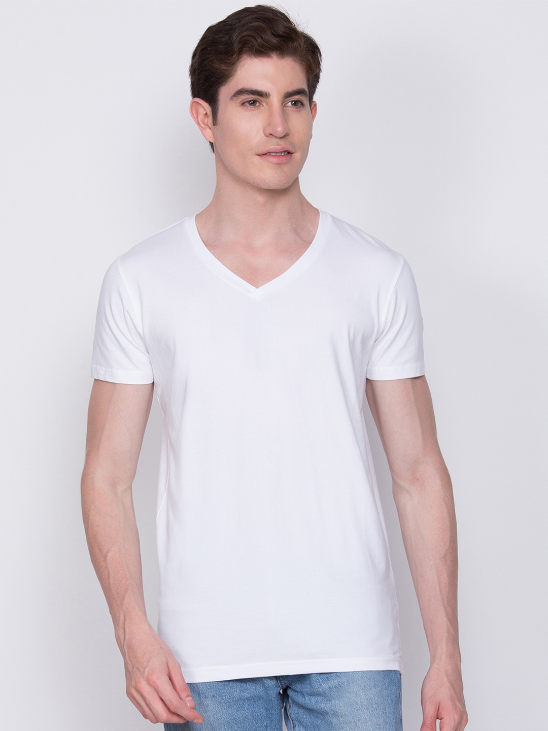 

LINDBERGH Men White Solid Slim Fit V-Neck T-shirt
