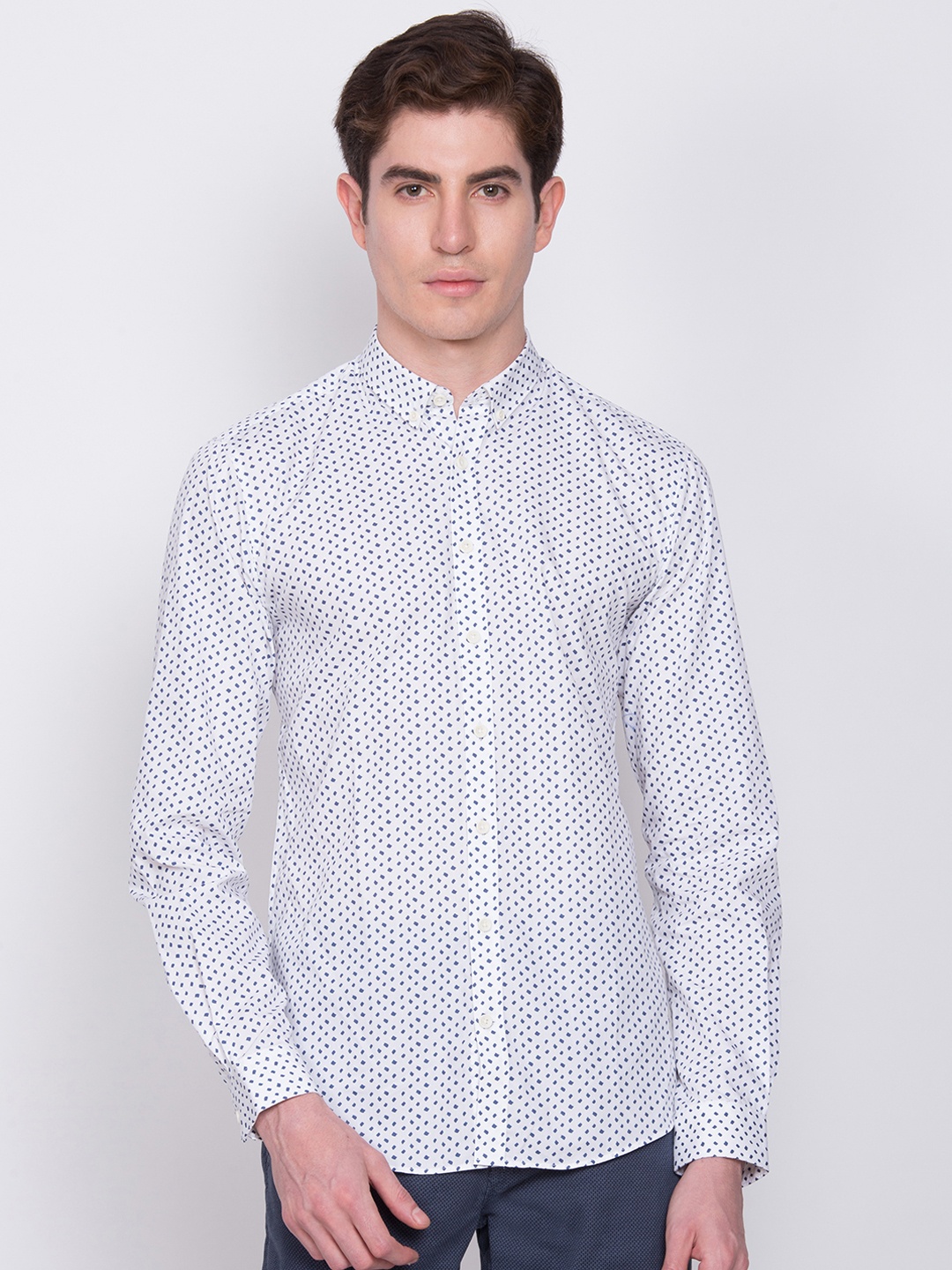 

LINDBERGH Men White & Blue Slim Fit Printed Casual Shirt