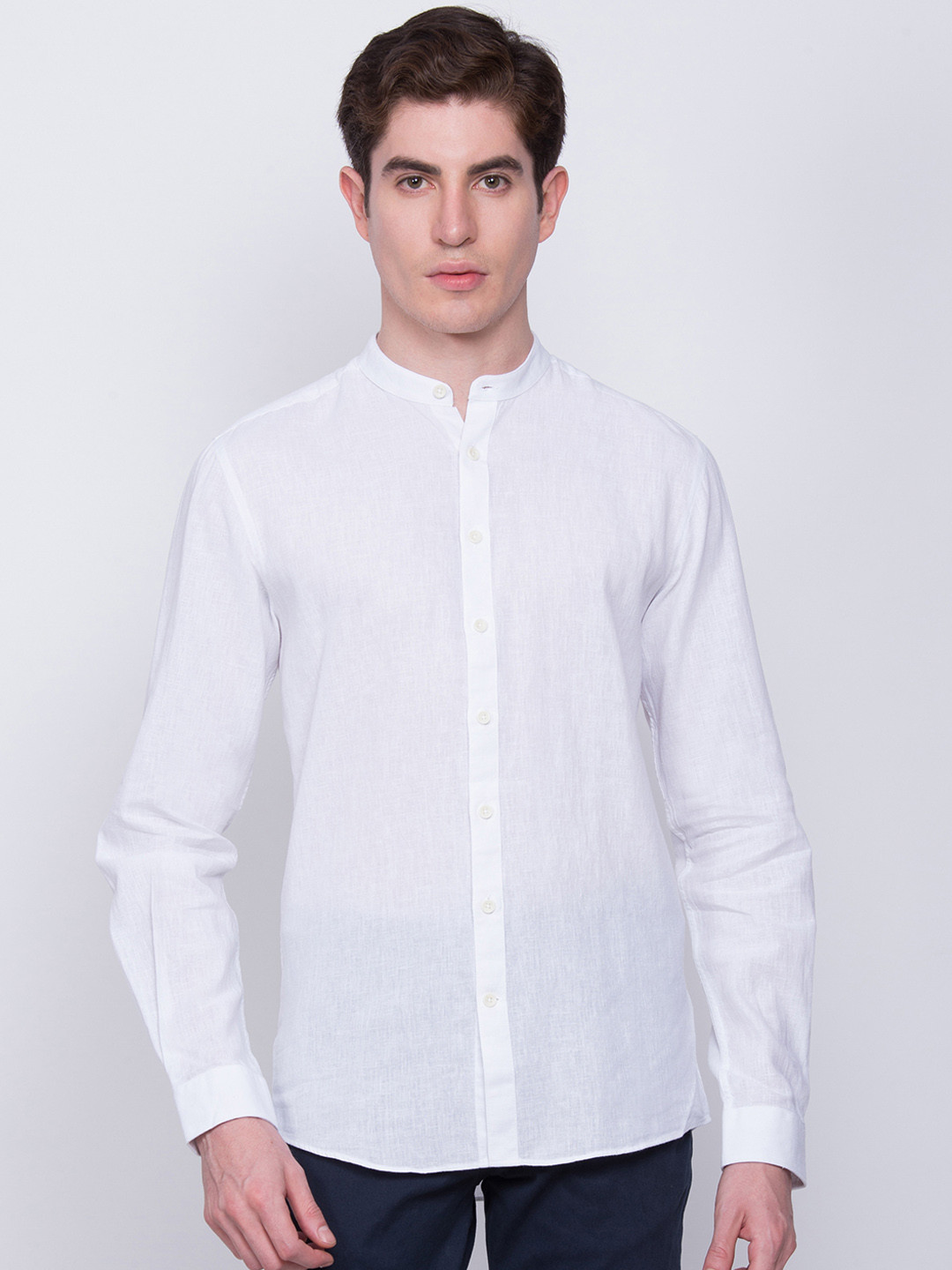 

LINDBERGH Men White Slim Fit Solid Casual Shirt
