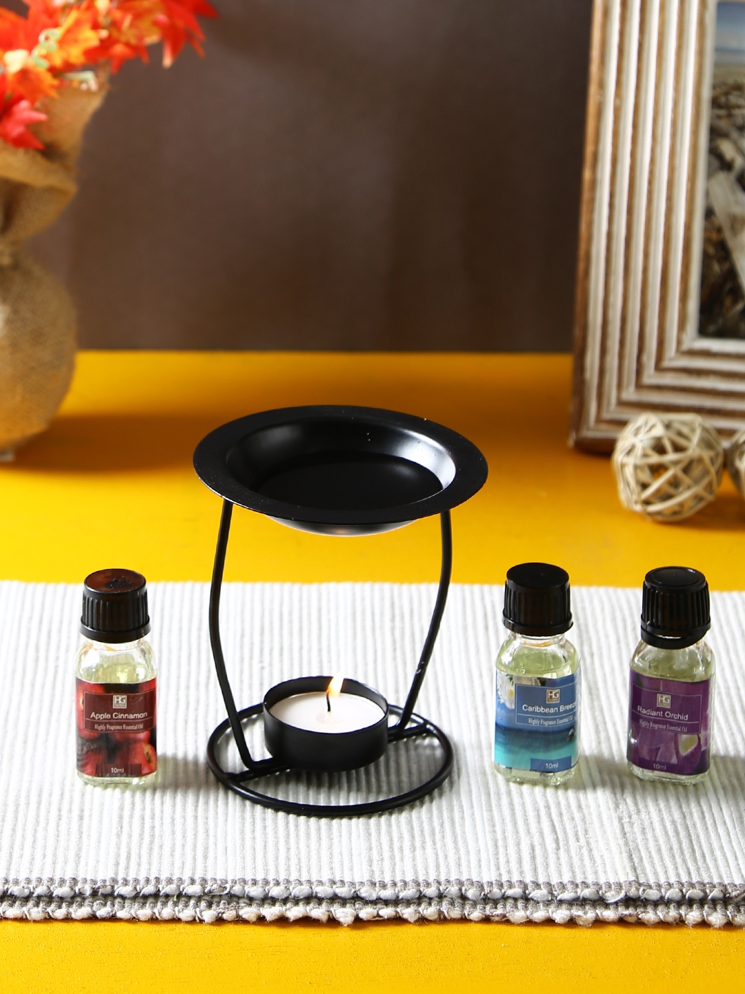 

HOSLEY Black & Transparent Aroma Oil Diffuser With 3 Essential Oils