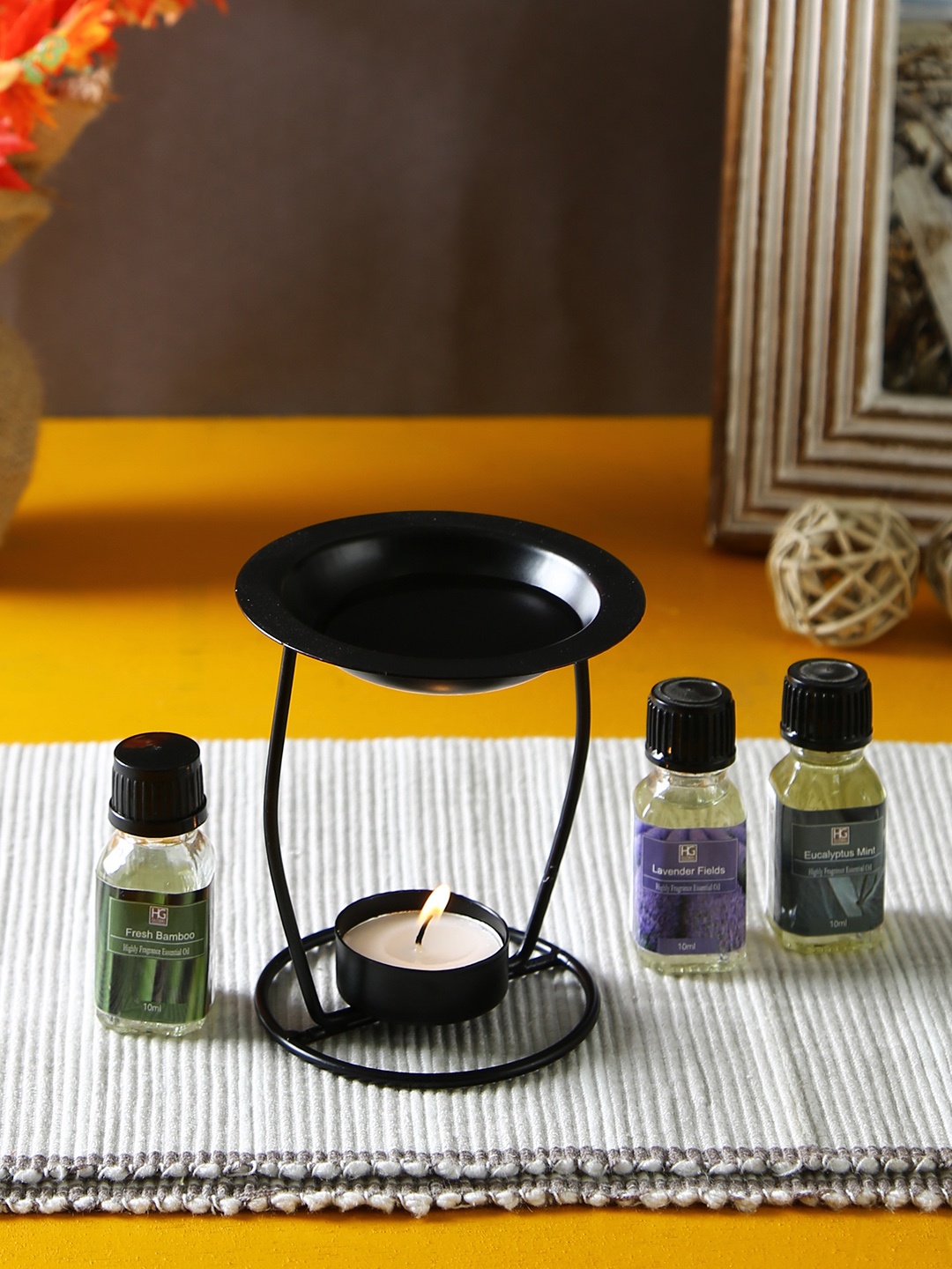 

HOSLEY Set of Black Tea-Light Oil Warmer With 3 Transparent Essential Oils
