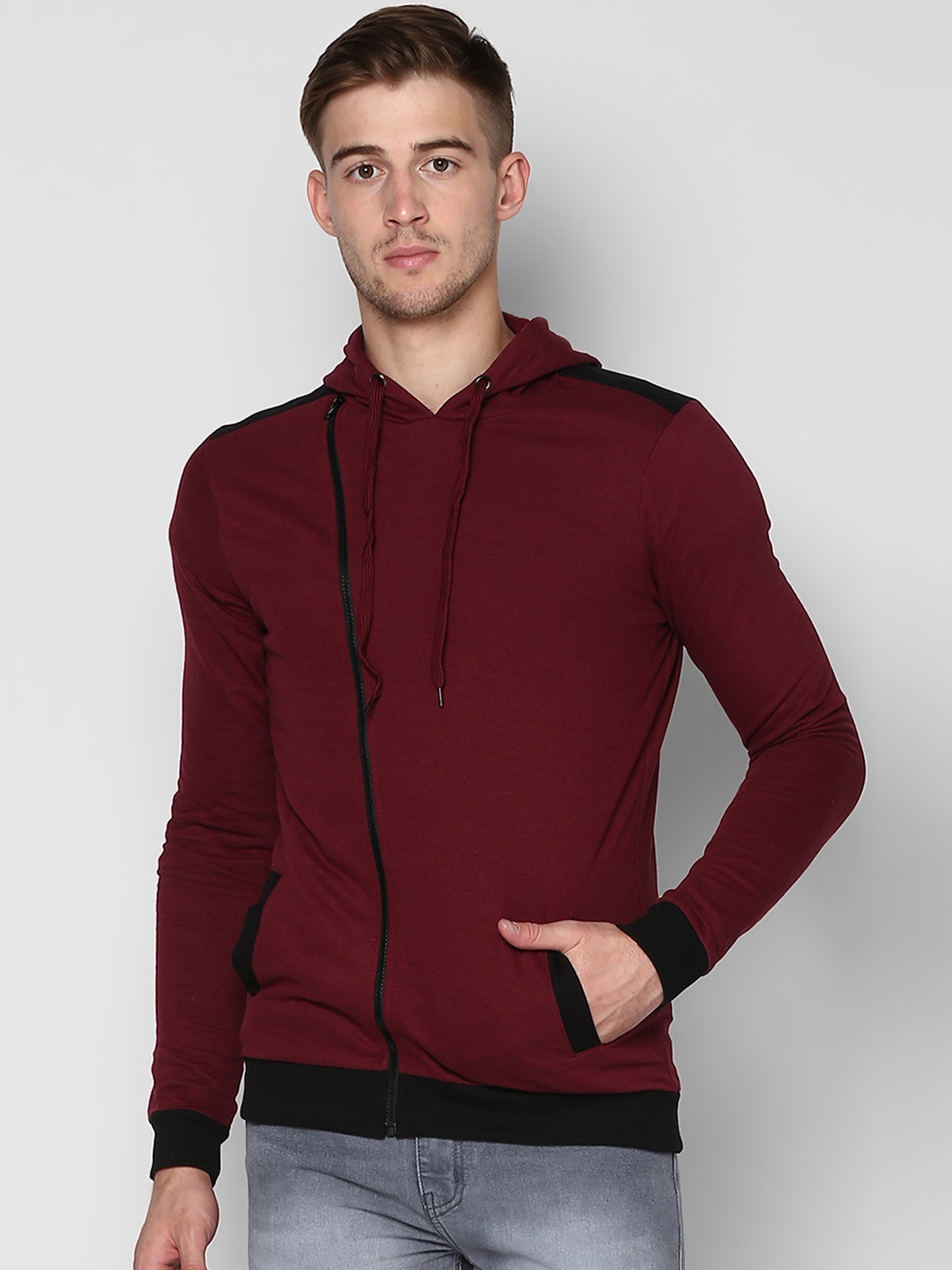 

Urbano Fashion Men Maroon Solid Hooded Sweatshirt