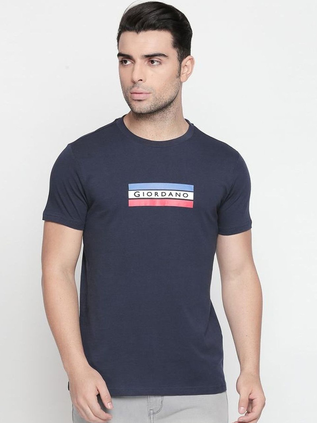

GIORDANO Men Navy Blue Printed Round Neck Pure Cotton T-shirt