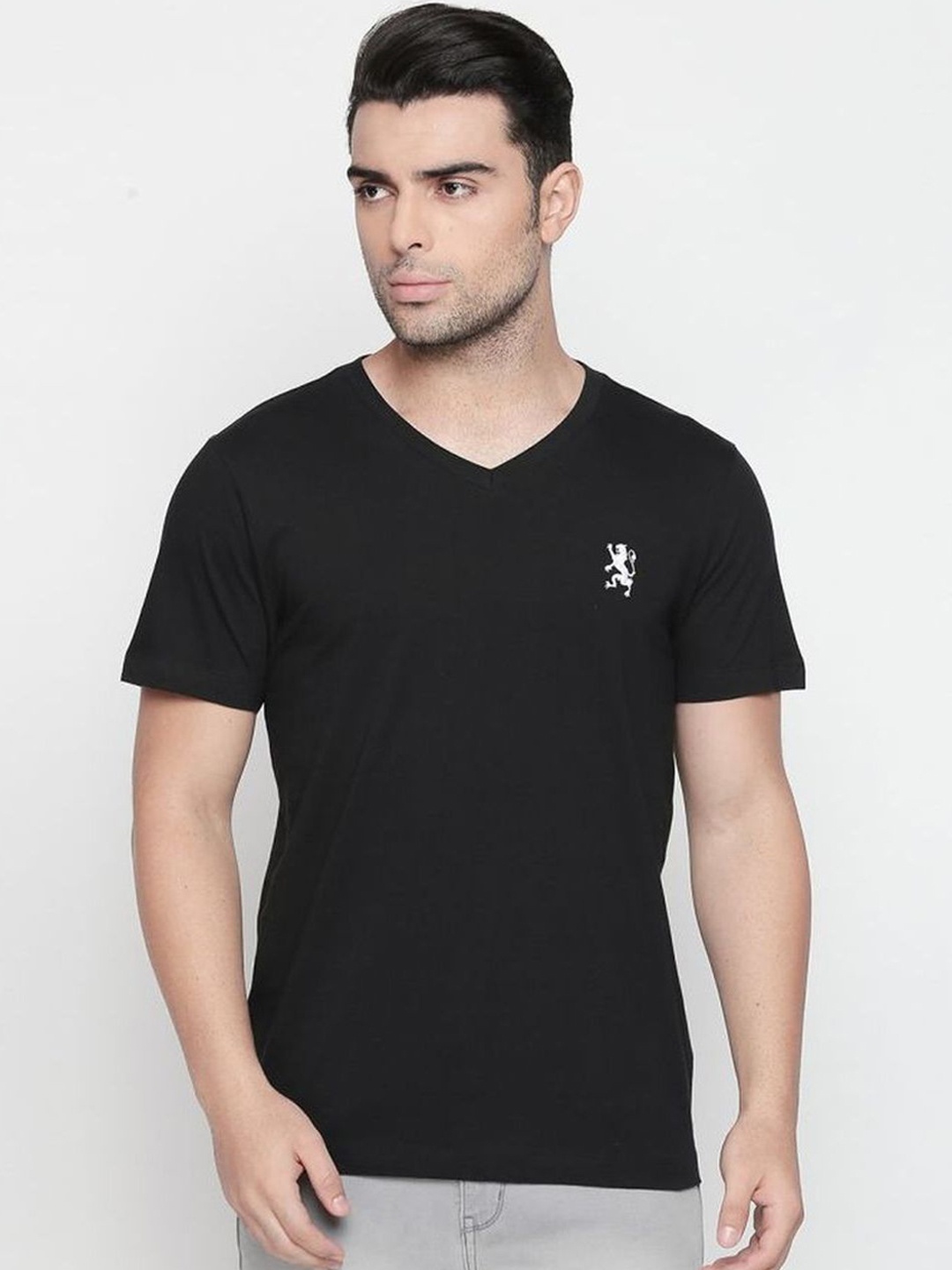 GIORDANO Men Black Solid V-Neck Pure Cotton T-shirt