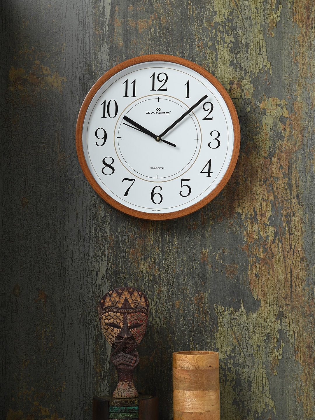 

ZANIBO White Round Solid 28.5 cm Analogue Wall Clock