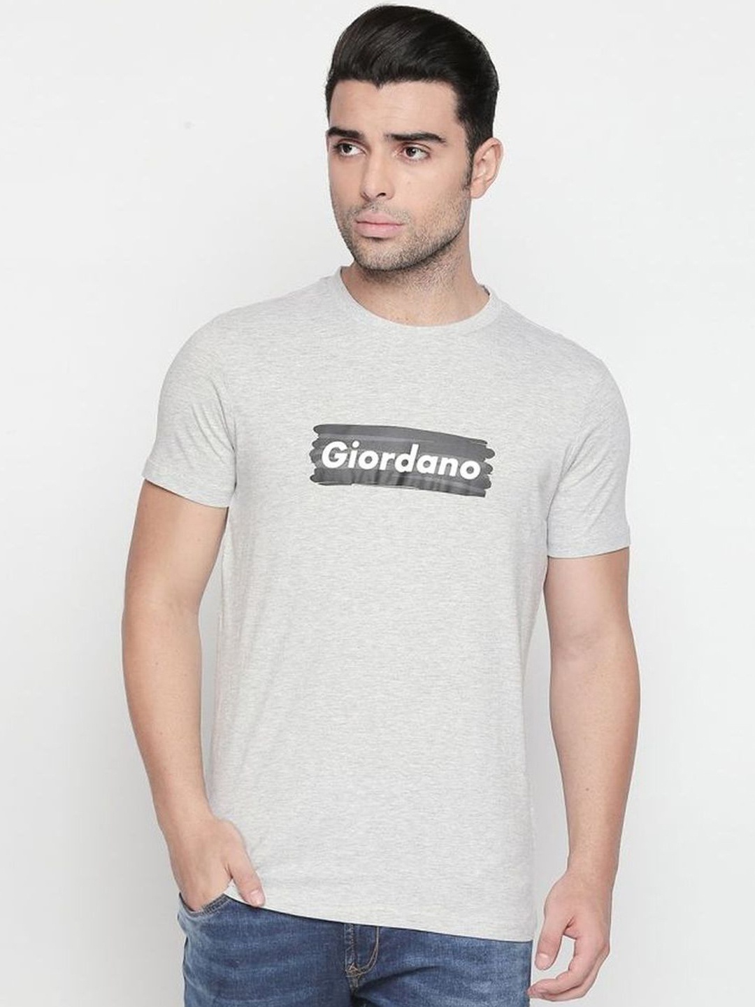 

GIORDANO Men Grey Printed Round Neck Pure Cotton T-shirt