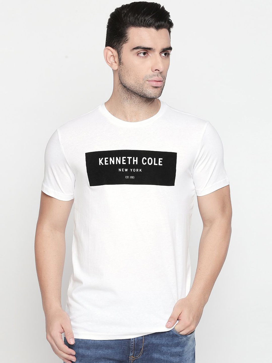 

Kenneth Cole Men White Printed Round Neck Pure Cotton T-shirt