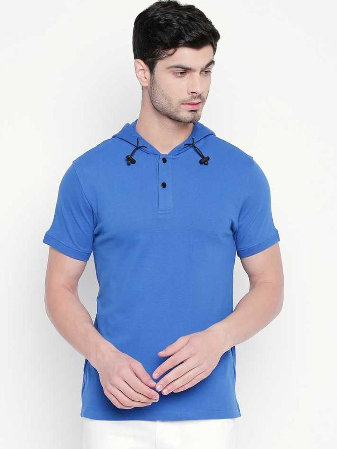 

Kenneth Cole Men Blue Solid Slim Fit Hooded T-shirt