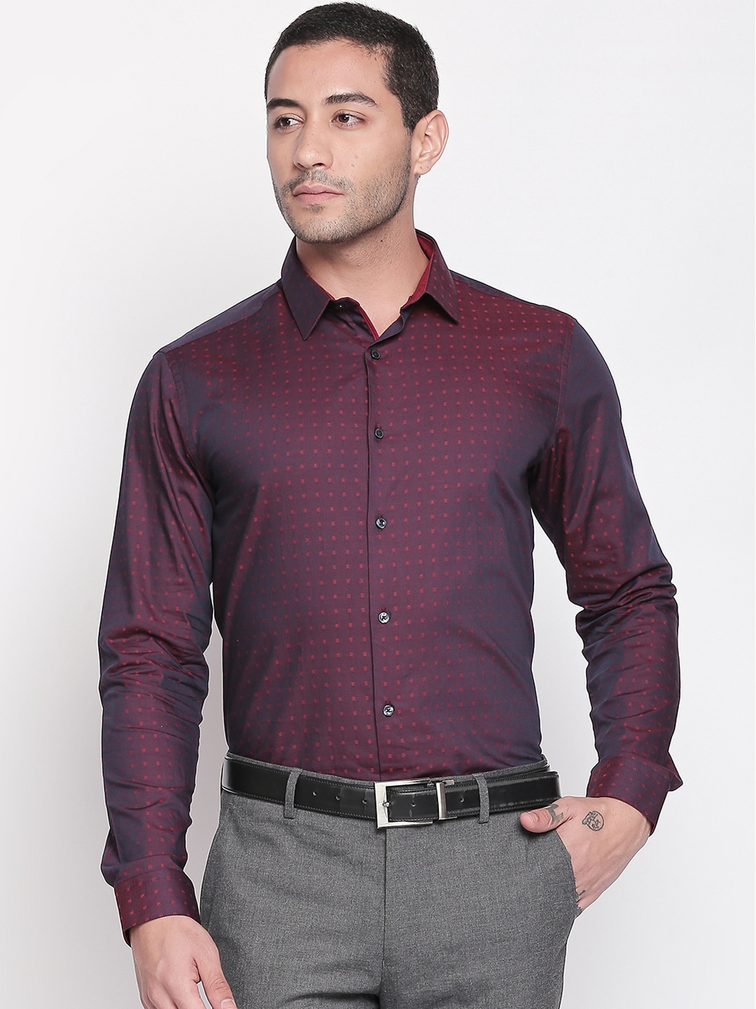 

RICHARD PARKER by Pantaloons Men Burgundy Slim Fit Self Design Formal Shirt