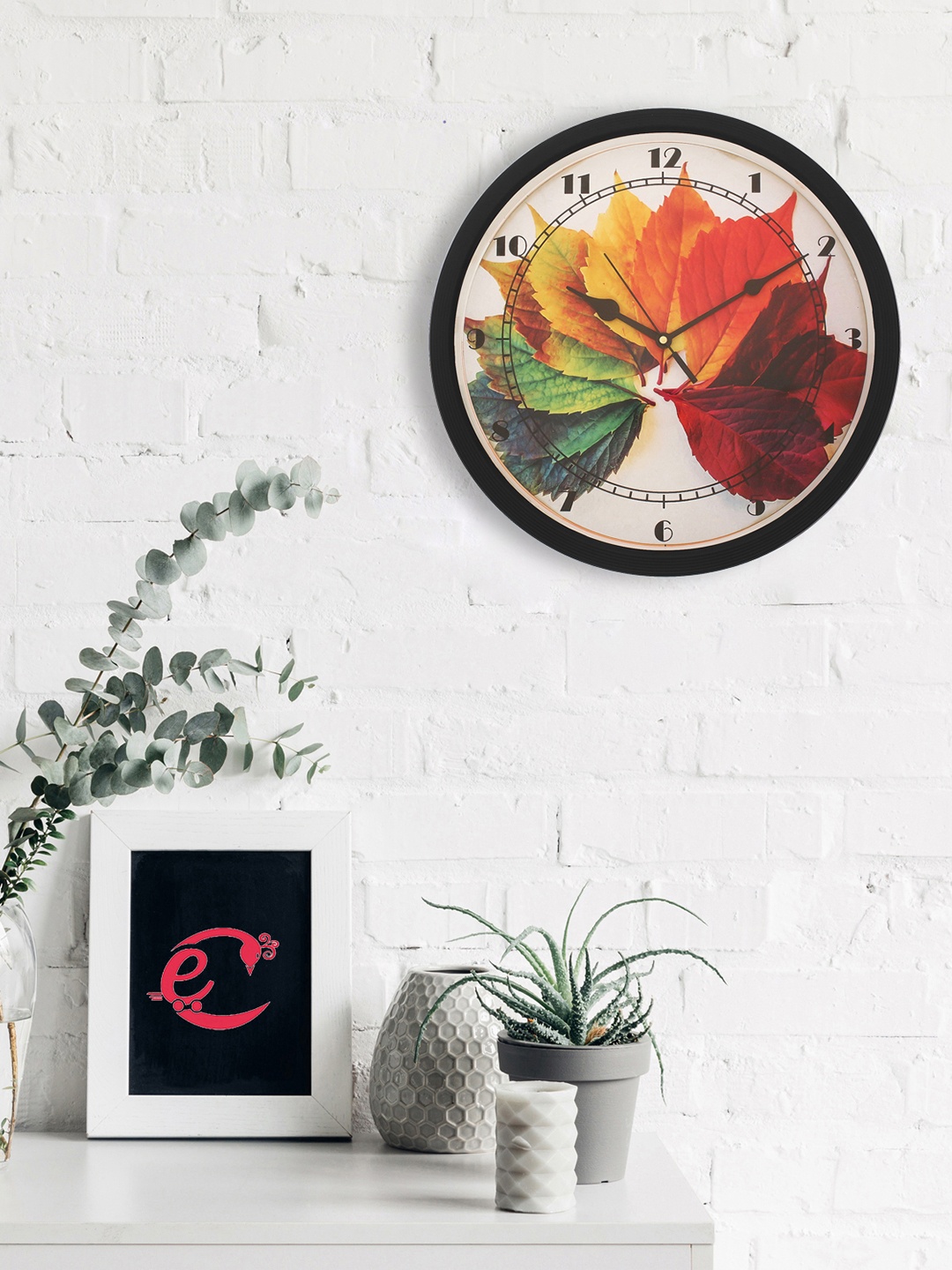 

eCraftIndia Black & Cream-Coloured Round Printed Analogue Wall Clock