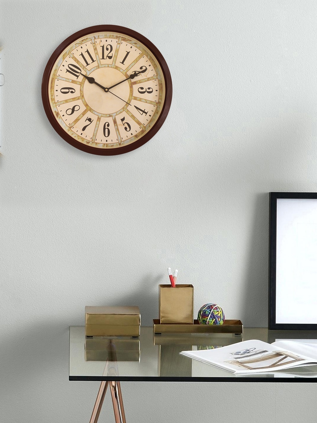 eCraftIndia Beige Round Printed 33.02 cm Analogue Wall Clock