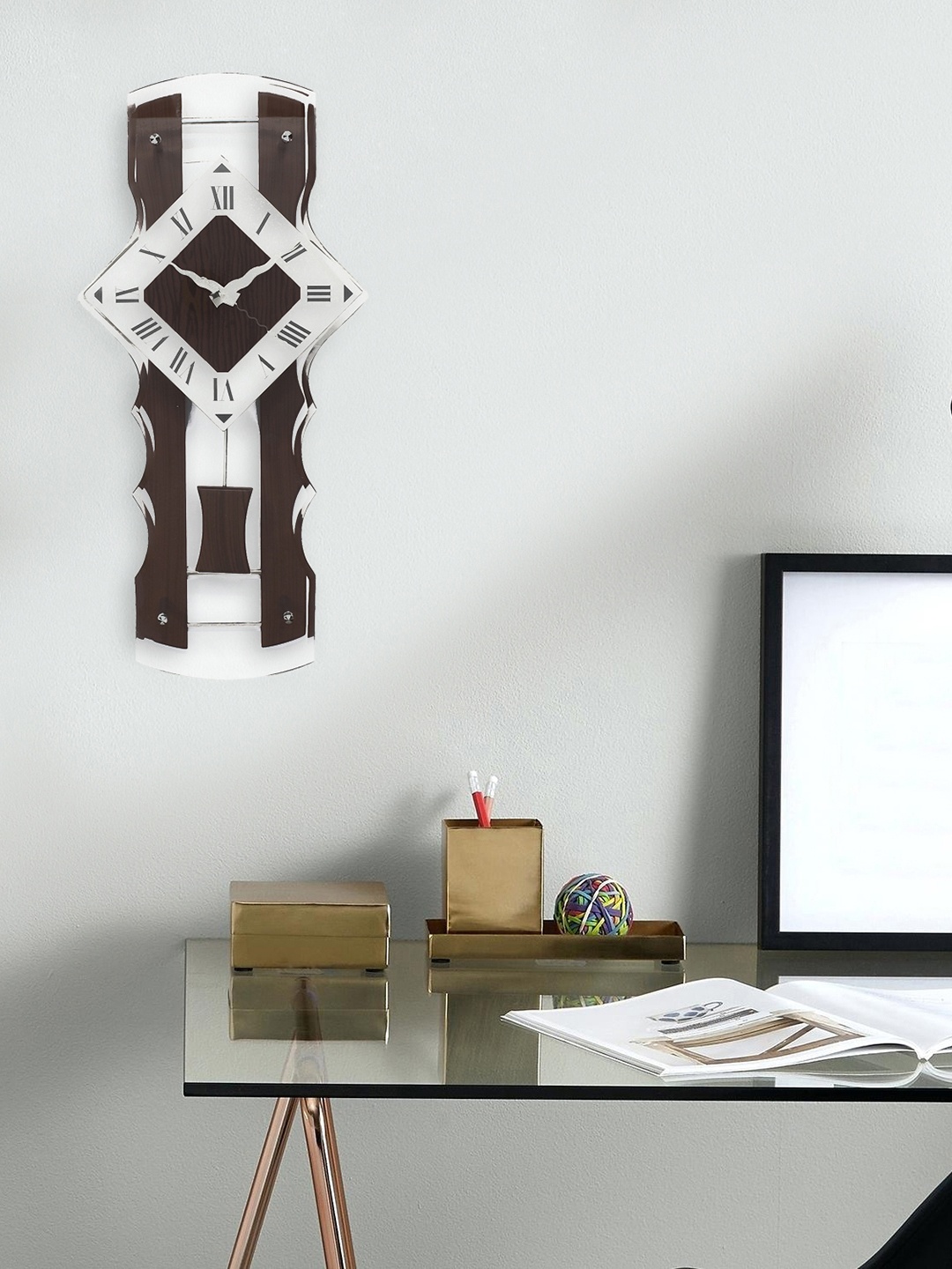 

eCraftIndia Brown & White 50.8 cm x 24.13 cm Handcrafted Colourblocked Analogue Wall Clock