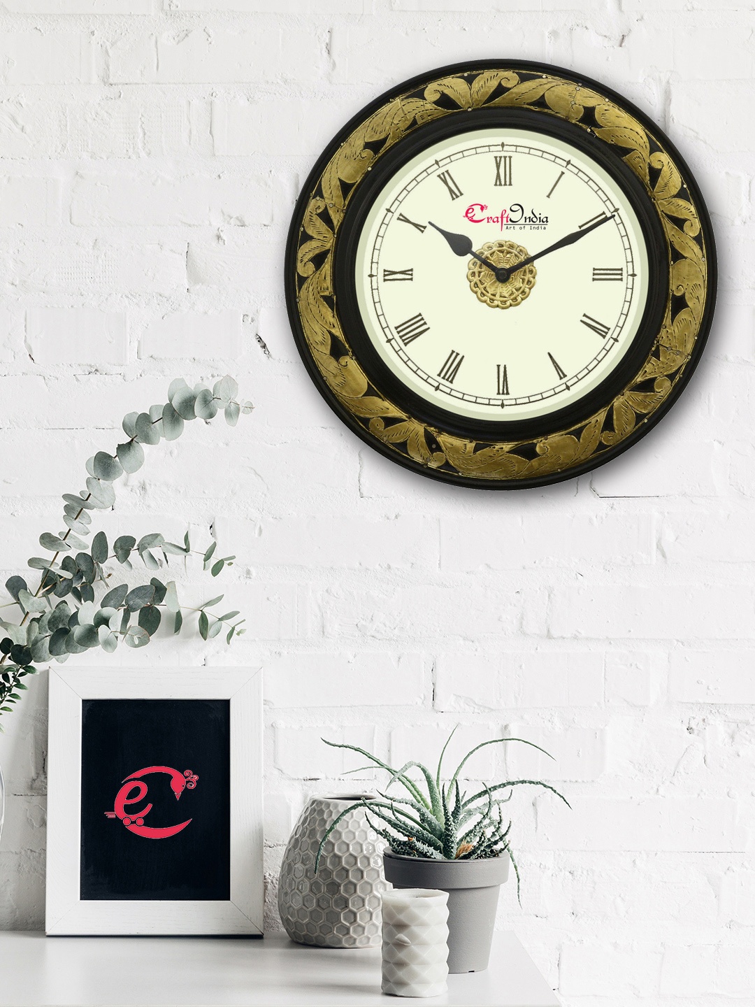 

eCraftIndia Beige & Gold-Toned Handcrafted Round Solid Analogue Wall Clock