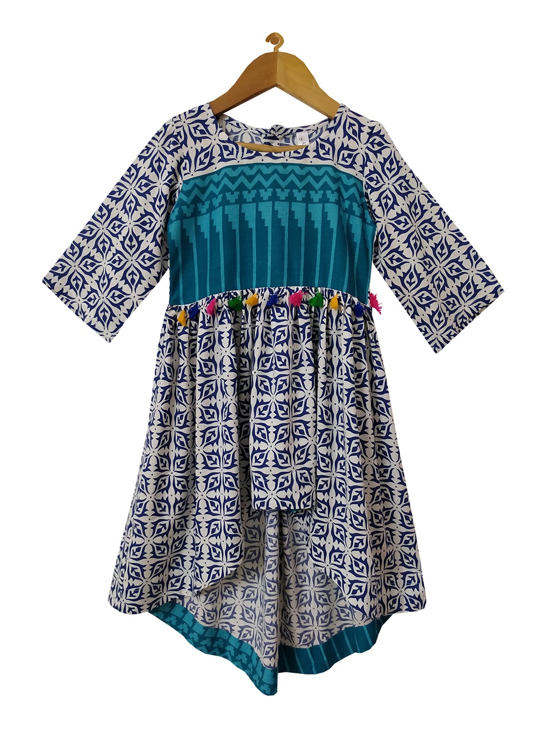 

KiddoPanti Girls White & Navy Blue Printed A-Line Dress