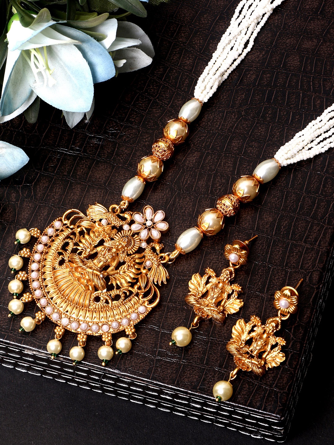 

ANIKAS CREATION White Stone Embellished Gold-Plated Maa Laxmi Jewellery Set