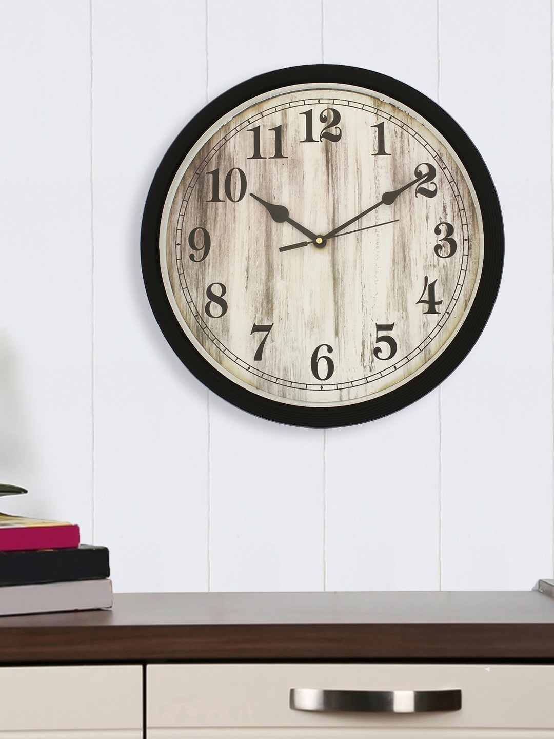 

eCraftIndia Grey Round Solid 31 cm Analogue Wall Clock
