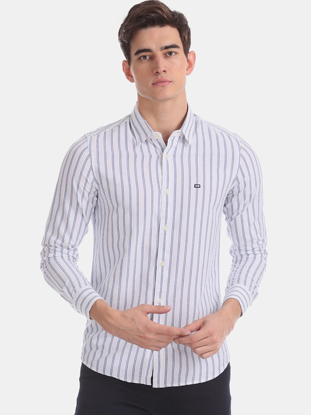 

Arrow Sport Men White & Grey Slim Fit Striped Casual Shirt with Detachable Collar